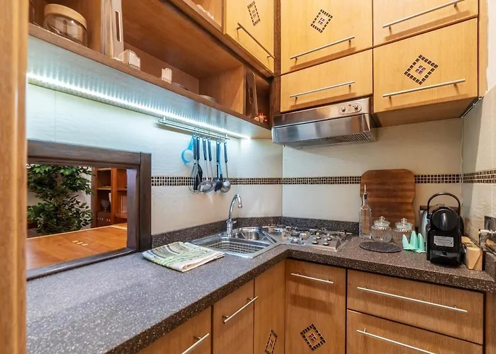 Cs Spanish Steps Historic Loft Apartment